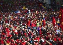 Partidarios de Hugo Chávez, en las inmediaciones del Palacio de Miraflores. / Foto: Afp | Vídeo: Óscar Chamorro