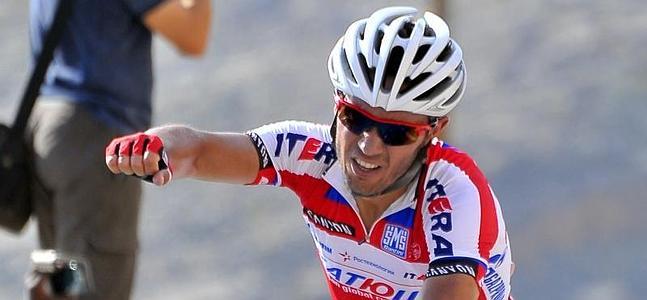'Purito ' Rodríguez celebra la victoria en la cuarta etapa del Tour de Omán. / Efe