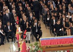 El Príncipe Felipe, junto a presidentes y jefes de Gobierno en el funeral de Hugo Chávez. / Efe | Atlas