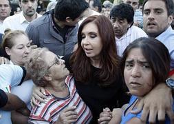 Fernández de Kirchner recorre algunas de las zonas afectadas por el temporal. / Foto: Ap | Vídeo: Atlas