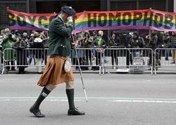 Manifestación pro LGTB en el recorrido de la marcha en Nueva York. / Efe