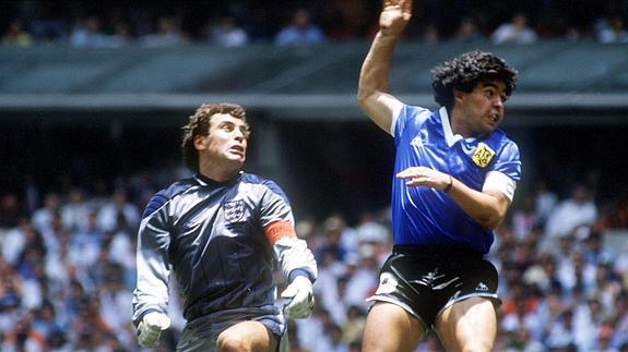 Maradona, en el partido frente a Inglaterra en 1986 