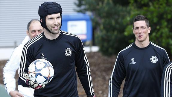 Cech, en el entrenamiento del Chelsea.  