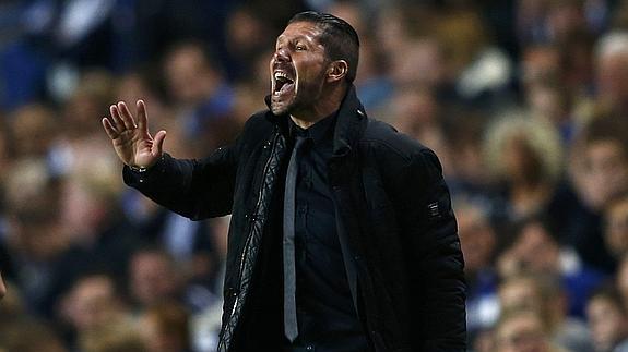 Simeone gesticula durante un partido de 'Champions'. 