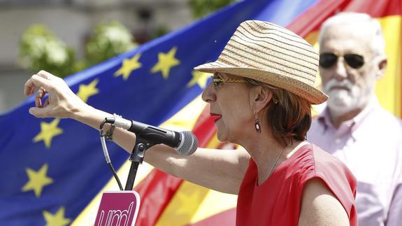 Rosa Díez, durante el acto electoral. 