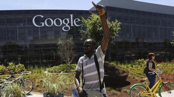 Uno de los activistas, en Mountain View. 