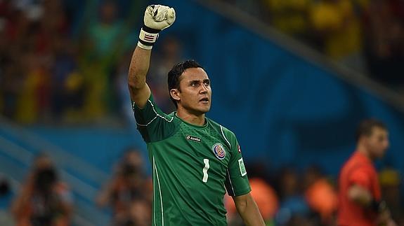 Keylor Navas celebra la victoria de Costa Rica. 