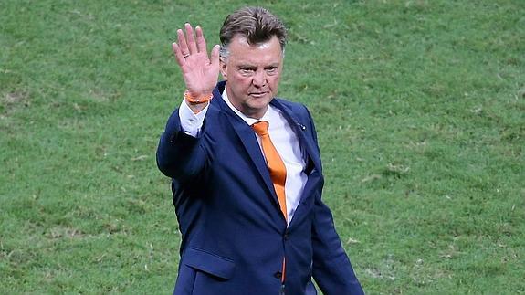 Van Gaal saluda. 