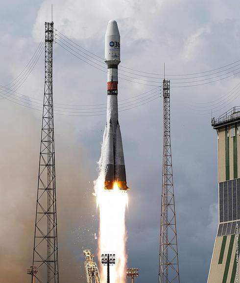 El cohete Soyuz, con la nave Progress M-24M. 