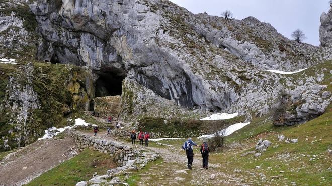 Llegada a la cueva de San Adrian 