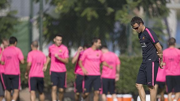 Luis Enrique , durante el entrenamiento en la ciudad deportiva Joan Gamper / 