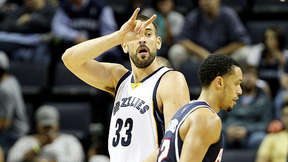 Gasol, dando instrucciones a sus compañeros. 