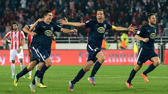 Los jugadores del Auckland City celebran su pase. 