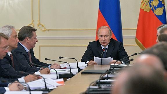 Vladimir Putin, reunido con su Gobierno. 