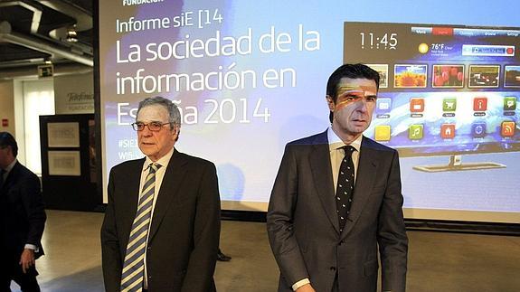 César Alierta, presidente de Telefónica, y José Manuel Soria, ministro de Industria, durante la presentación del informe.