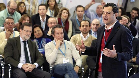 El presidente del PP de Andalucía, Juanma Moreno, interviene en el Diálogo "Del crecimiento a la ilusión". 