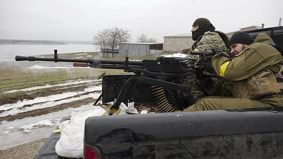 Soldados ucranianos, cerca de Mariupol. 