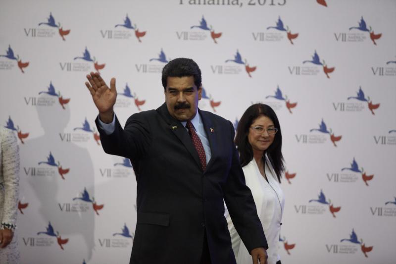 Maduro y su mujer, a su llegada a la Cumbre 