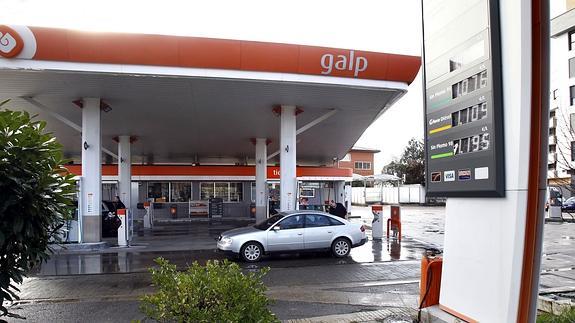 Una gasolinera. 