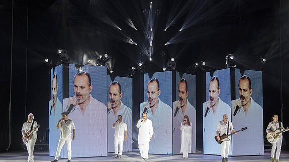 Miguel Bosé, durante el ensayo general. 