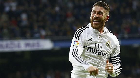 Sergio Ramos celebra un gol con el Real Madrid. 