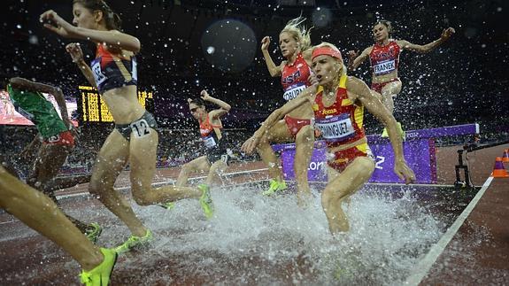 Marta Domínguez, en la final de 3.000 metros con obstáculos en Londres 2012. 