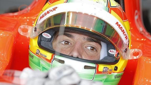 Roberto Merhi en el interior de su monoplaza. 