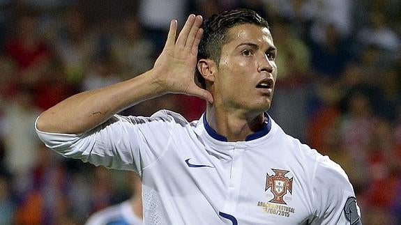 Cristiano Ronaldo celebra un gol con Portugal. 