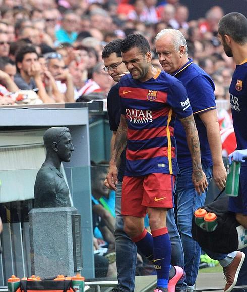 Alves se retira en San Mamés 