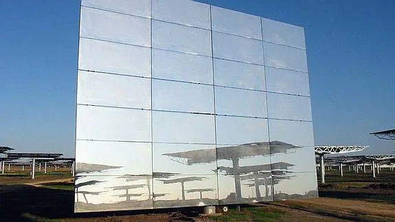 Un panel fotovoltaico en Sevilla. 