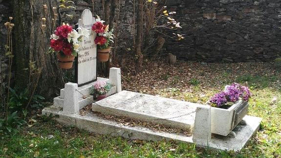 Sepultura de Teresa en el bosque de Bausén.