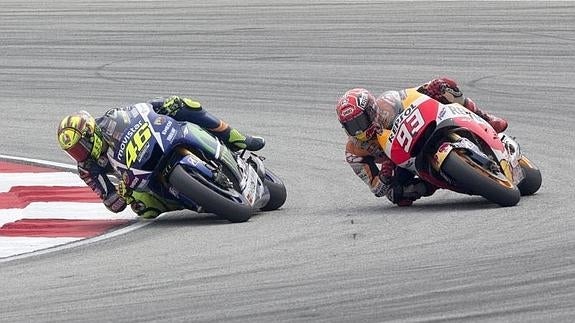 Rossi (i) y Márquez, en el GP de Malasia. 
