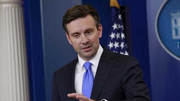 El portavoz presidencial estadounidense, Josh Earnest.