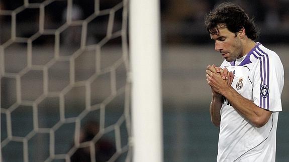 Van Nistelrooy se lamenta durante el Real Madrid-Roma de la temporada 2007-08. 