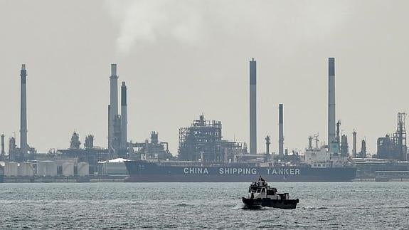 Una refinería en Singapor. 