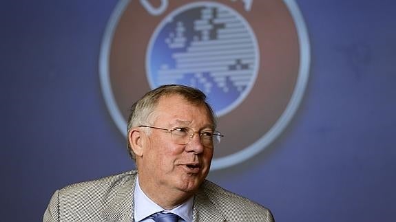 Ferguson, durante un acto de la UEFA. 