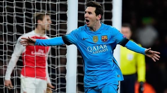 Messi rompe con un doblete su maldición ante Cech