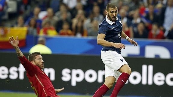 Benzema, durante un partido de Francia. 