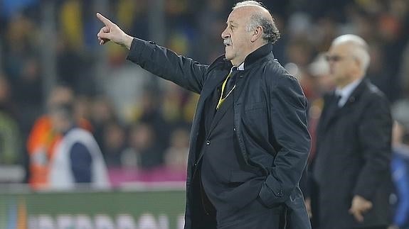 Vicente del Bosque, durante el partido ante Rumanía. 