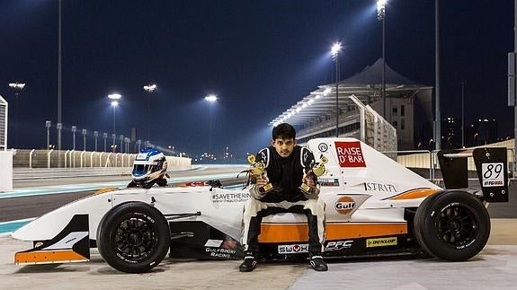 Saad Ali posa en el circuito de Yas Marina. 