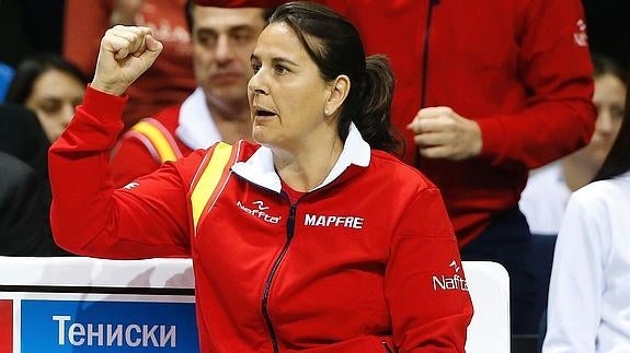 Conchita Martínez, en plena eliminatoria de Copa Federación. 