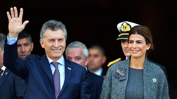 Mauricio Macri, junto a su esposa. 