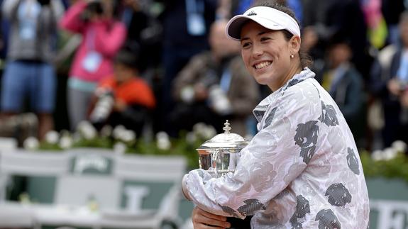 Garbiñe Muguruza, tras ganar en Roland Garros. 