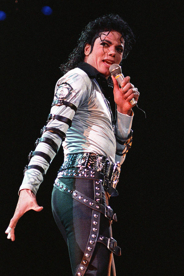  Michael Jackson dando un concierto en Landover, Maryland el 12 de octubre de 1988.