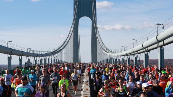 Los corredores, en el mítico puente Verrazano