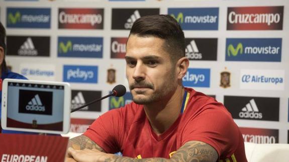 Vitolo, en conferencia de prensa en Granada. 