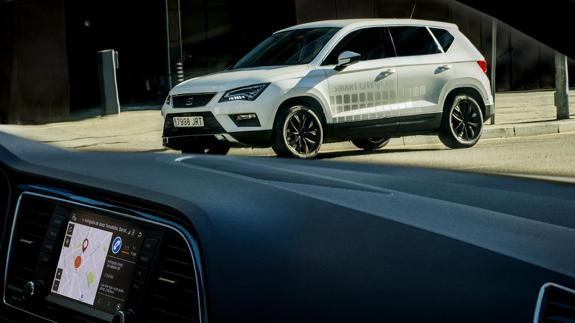 Seat Ateca Smart City Car, encuentra aparcamiento