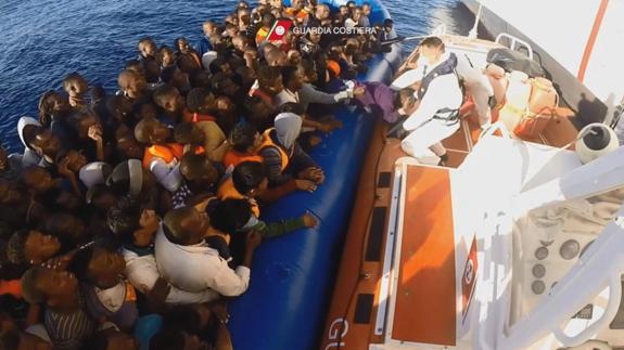 Rescate de migrantes en el Mediterráneo.