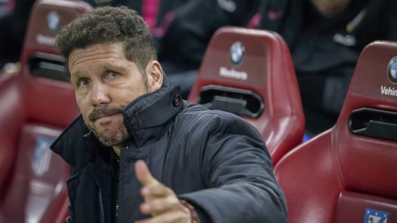 Simeone, en el banquillo. 