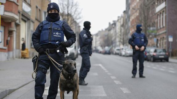 Un policía de Molenbeek.